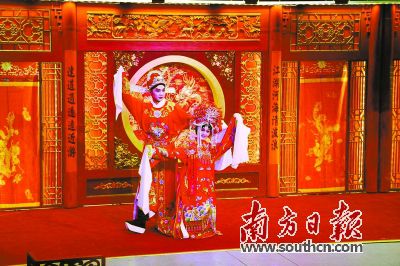 2月4日晚，粤剧《船说》在海心沙红船上首演。梁文祥